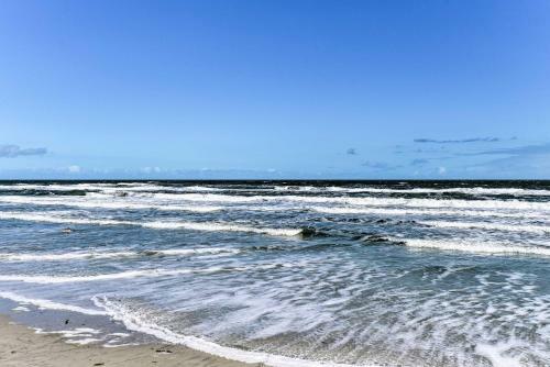 Apartamento Oceanfront Resort Condo Steps To Daytona Beach!