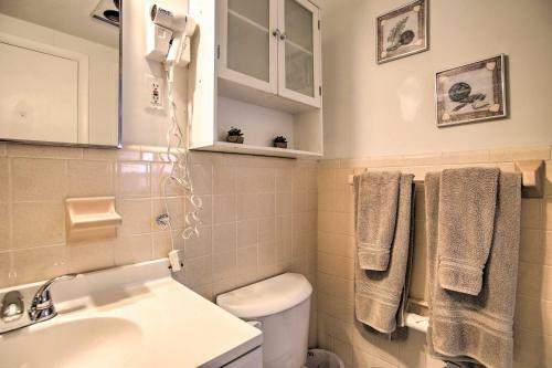 Apartment With Pool, 1-block Walk To Deerfield Beach