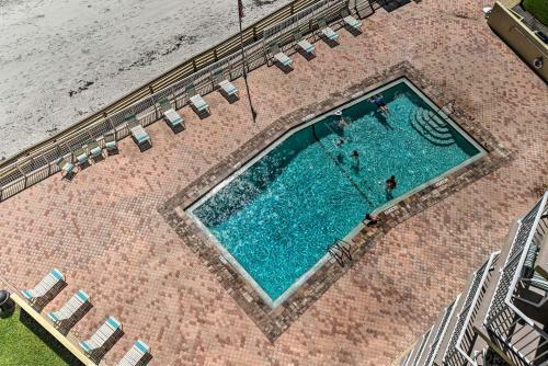 Apartamento Beachfront Condo, Walk To Pier And Dining!