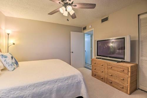 Apartamento Beachfront Condo, Walk To Pier And Dining!