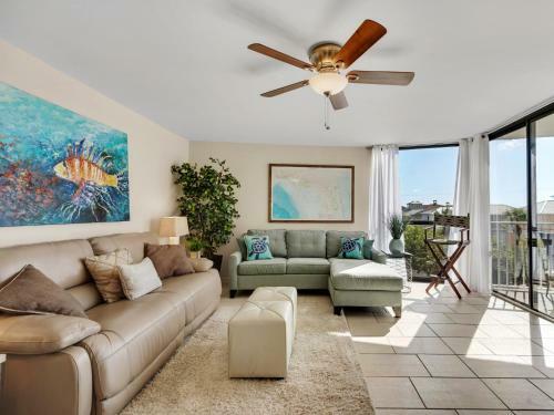 Mainsail Condominium 322