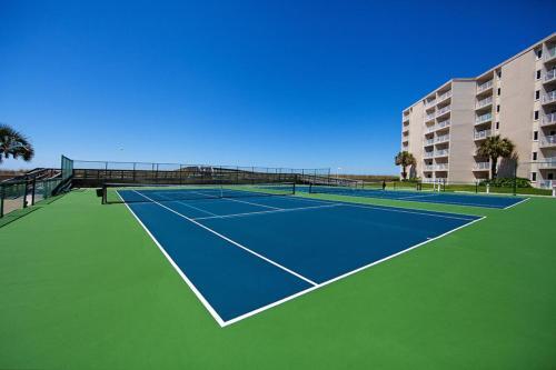 Holiday Surf And Racquet Club 103