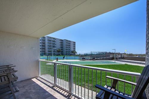 Holiday Surf And Racquet Club 103