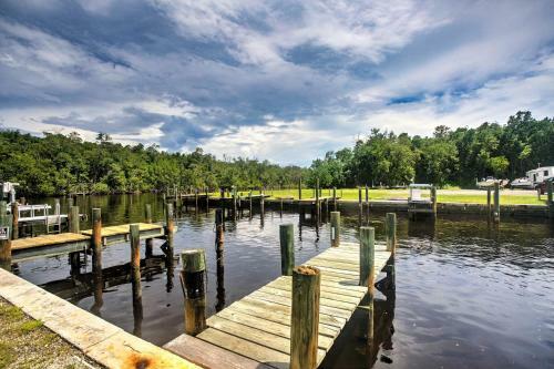 Cozy Everglades City Studio Cabin - Steps To Bay!