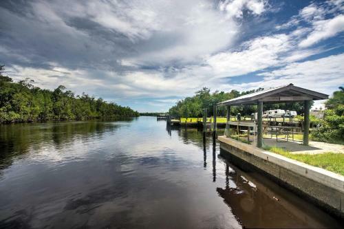 Cozy Everglades City Studio Cabin - Steps To Bay!