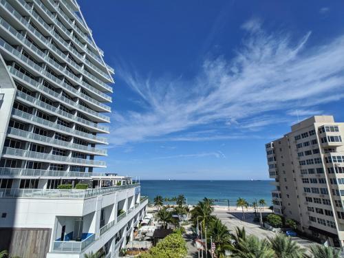 Modern Luxury Beach Hotel Large 2 Bedroom With Views 1809