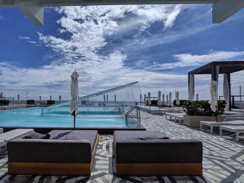 Modern Luxury Beach Hotel 1 Bedroom Corner With Views 901
