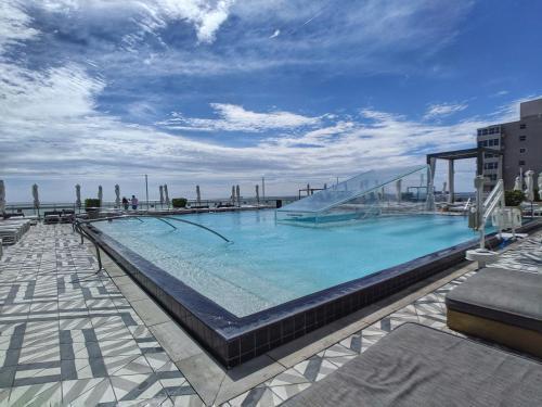 Modern Luxury Beach Hotel 1 Bedroom Corner With Views 901