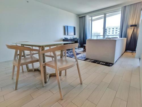 Modern Luxury Beach Hotel 1 Bedroom Corner With Views 901
