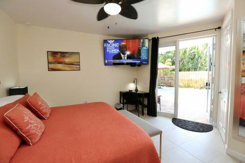 Bed & Breakfast Fantasy Island Inn, Caters To Men