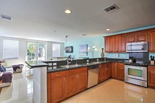 Lauderdale-by-the-sea Home - Walk To Beach!