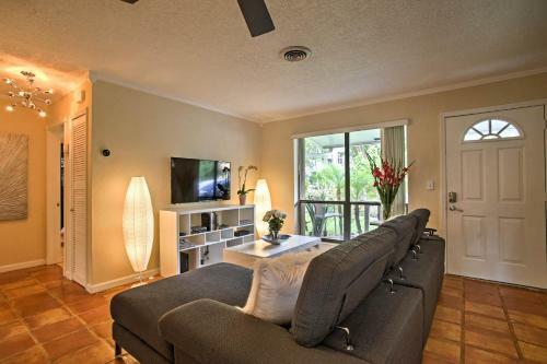 Modern Chic Home With Outdoor Oasis, 4 Mi To Beach!