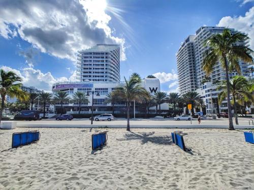 Modern Luxury Beach Hotel Large 2 Bedroom With Views 2208