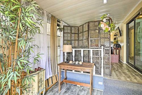 Quiet And Charming Home With Pond View - 4mi To Beach!