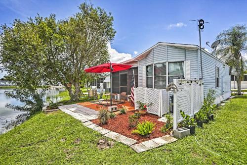 Quiet And Charming Home With Pond View - 4mi To Beach!