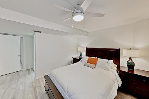 Apartamento Corner Unit Condo - Balcony & Pool - Walk To Beach Condo