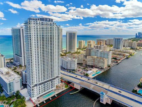 Apartamento 5 * Front Ocean View - 34th Top Floor: Brand New 2br