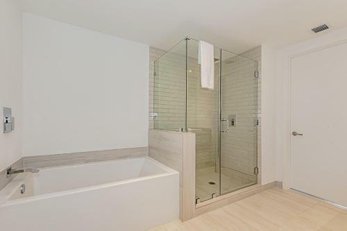 Apartamento 5 * Front Ocean View - 34th Top Floor: Brand New 2br