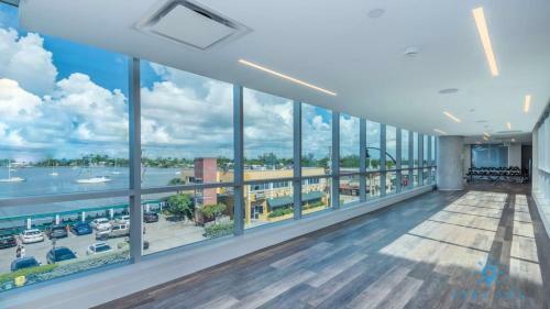 Apartment - Rooftop Pool- Beachfront Holl