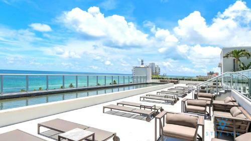 Beachfront Condo Rooftop Infinity Pool Studio