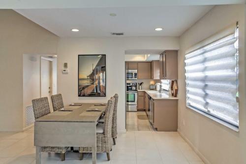 Sand Dollar Island Home - Walk To Beach And Pool!