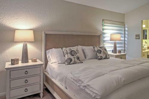 Sand Dollar Island Home - Walk To Beach And Pool!