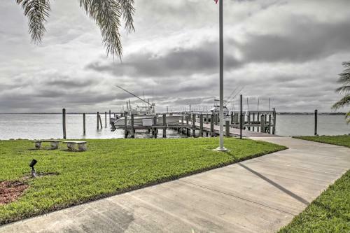 Sand Dollar Island Home - Walk To Beach And Pool!