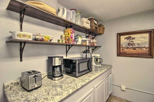 Jupiter Home With Lanai Less Than 3 Miles To The Beach!