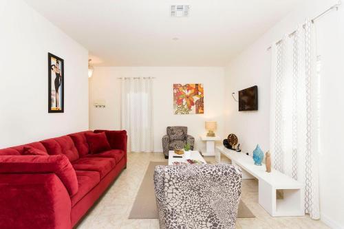 Modern Vacation Townhouse With Private Pool Bv4562