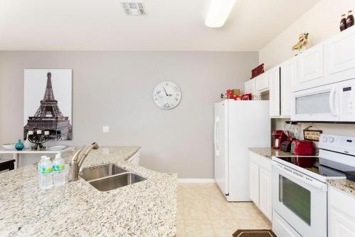 Modern Vacation Townhouse With Private Pool Bv4562