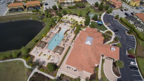 Modern Vacation Townhouse With Private Pool Bv4562