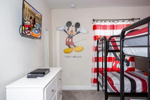 Four Bedrooms W/ Pool Storey Lake Resort 4902
