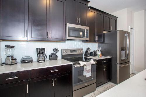 Four Bedrooms W/ Pool Storey Lake Resort 4902