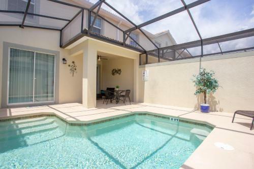 Four Bedrooms W/ Pool Storey Lake Resort 4902