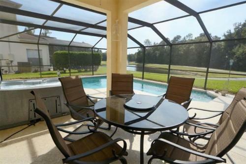 Gorgeous 4 Bedroom Pool Home In Cumbrian Lakes