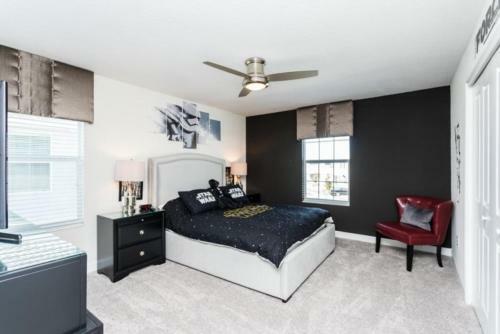 Gorgeous 5 Bedroom Storey Lake Pool Home