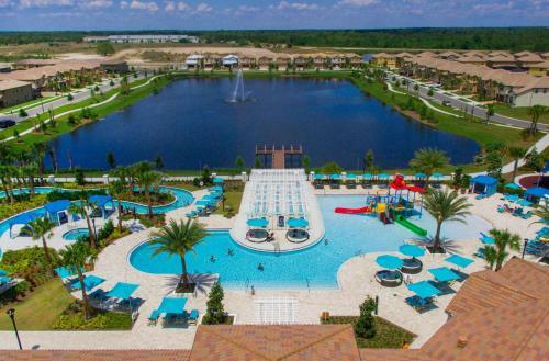 Stay Door Steps From Disney In de Leon Pool Retreat