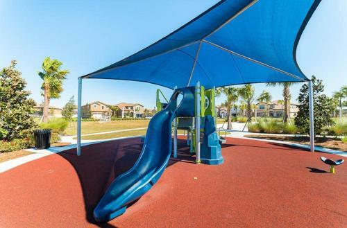 Stay Door Steps From Disney In de Leon Pool Retreat