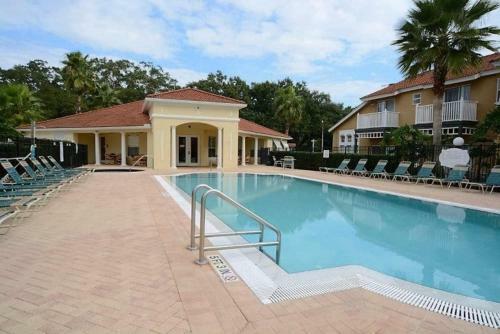 Lake Berkley Resort 4 Bedroom 2 Bath Pool Home