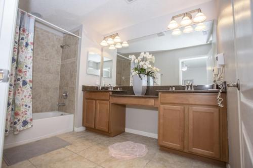 Brand New 5 Bed Villa - Paradise Palms