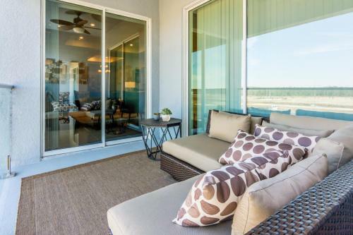 Deluxe Apartment At Storey Lake (243546)