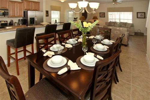 5 Bedroom With Splash Pool In Paradise Palms! Townhouse