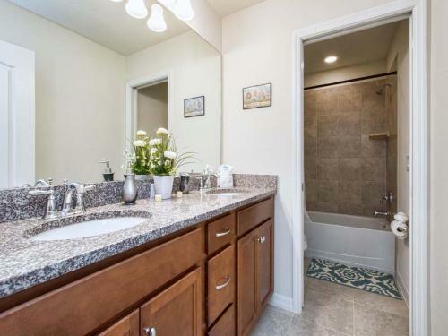 Windsor At Westside-6 Bedrooms House W/pool-3721ww