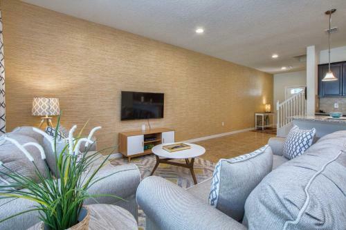 Windsor-4 Bed Townhouse W/splashpool-3812ww