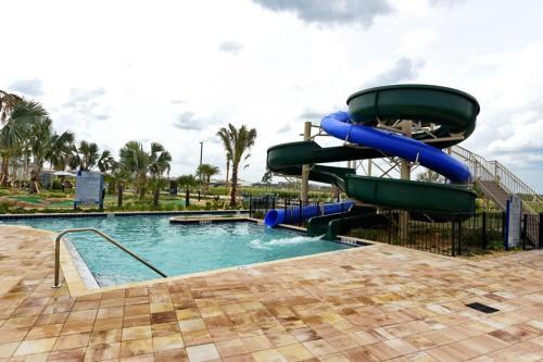 Villa Luxury 6 Bedroom Home - Storey Lake