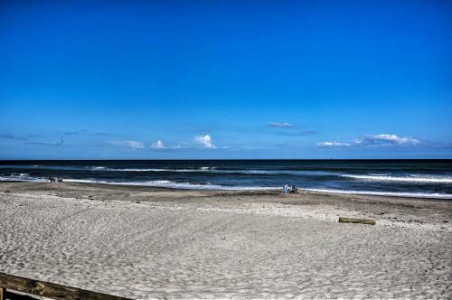 Home With Private Pool Less Than 1 Mi To Melbourne Beach