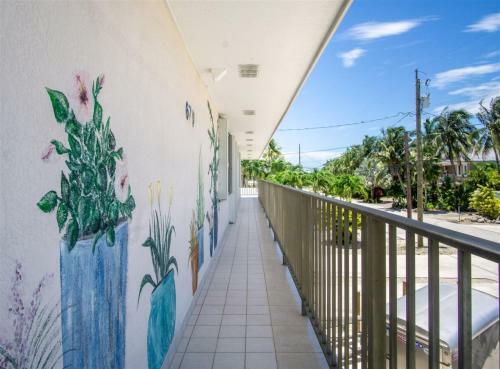 Serenity Found 3bed/2bath Duplex With Dockage & Cabana Club