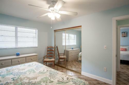 Serenity Found 3bed/2bath Duplex With Dockage & Cabana Club