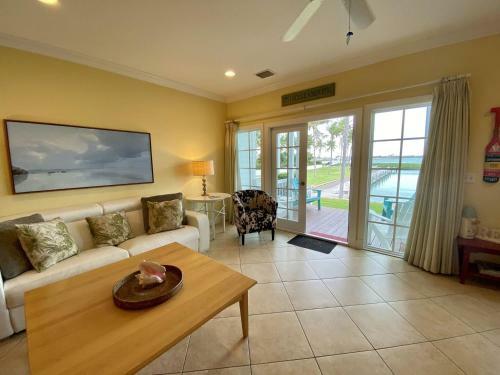 Waterfront Luxury Villa 43 With Sunset Views And Boat Slip
