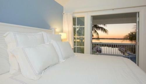 Waterfront Luxury Villa 43 With Sunset Views And Boat Slip